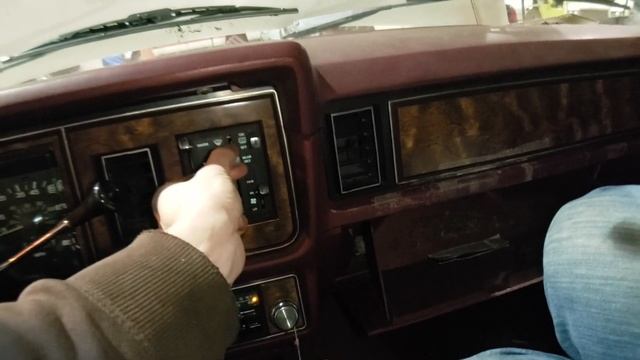 My '82 Ford Granada 2-door -Driving in circles, and checking out the interior смотреть онлайн