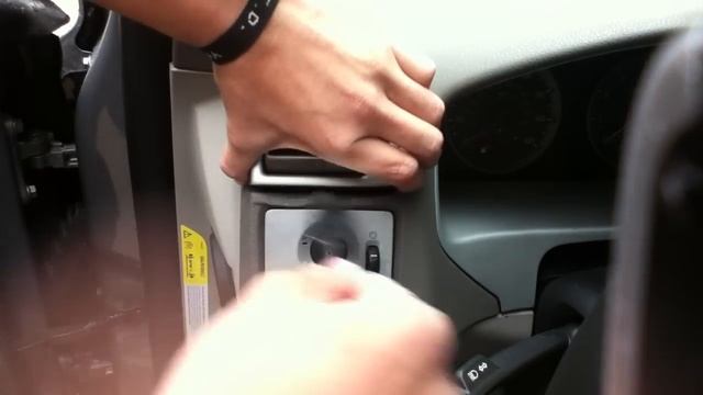 Volvo S40, Side Air Vent Removal смотреть онлайн