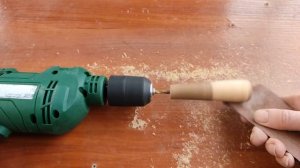 Новая деревянная ручка на отвертку