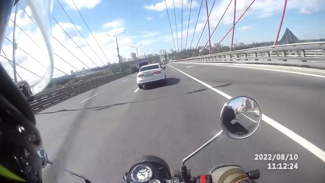 Royal Enfield Bullet 500 - Индийский "пулемет" с Британскими корнями) смотреть онлайн