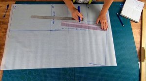 Платье без выкройки с цельнокроеным рукавом. Раскрой платья сразу на ткани.mp4