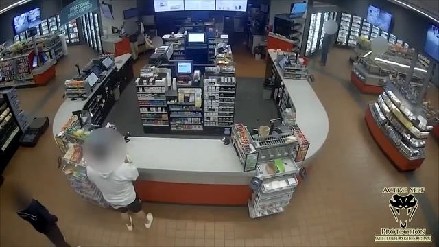 Man Shoots At Cop Car And Officers Respond Poorly смотреть онлайн