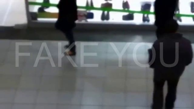 Русская девушка в Европе, дала отпор мигрантам-извращенцам смотреть онлайн