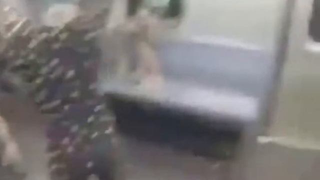 Eric Andre harasses people with fruit loops смотреть онлайн