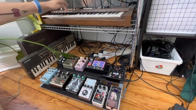 Casiotone 401 beat into Pitch Fork, MS-50G, Deco, Nemesis, ZOIA, & Hypersleep смотреть онлайн