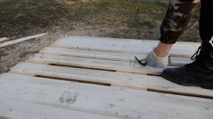 Как легко разобрать, разбить поддон на доски. how easy it is to disassemble the pallet