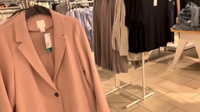 H&M НОВИНКИ ОСЕННЕЙ КОЛЛЕКЦИИ/САМЫЕ БЮДЖЕТНЫЕ ПАЛЬТО НА ОСЕНЬ/КАКИЕ ЦВЕТА В ТРЕНДЕ/ШОПИНГ ВЛОГ смотреть онлайн
