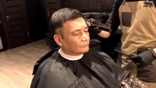 Самая популярная мужская стрижка! Мужская стрижка из 5 ти шагов стрижка модельная смотреть онлайн