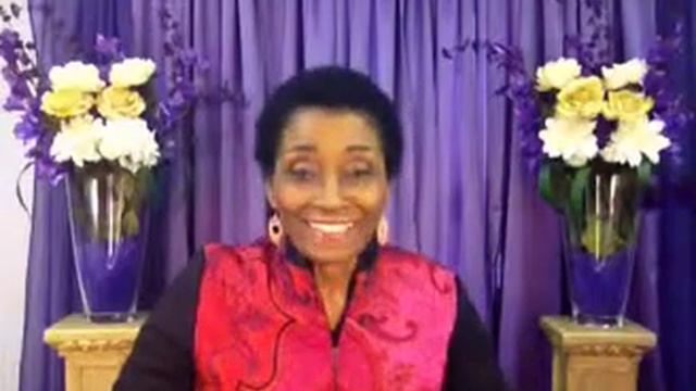 Dr. Gloria Holden смотреть онлайн