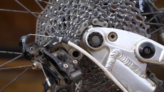 Bike Maintenance: How to Remove a Rear Wheel with a Thru Axle смотреть онлайн