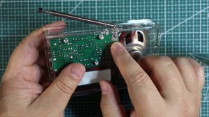 Собираем цифровой стерео FM радиоприемник на чипах RDA5807 и TDA2822 в акриловом корпусе