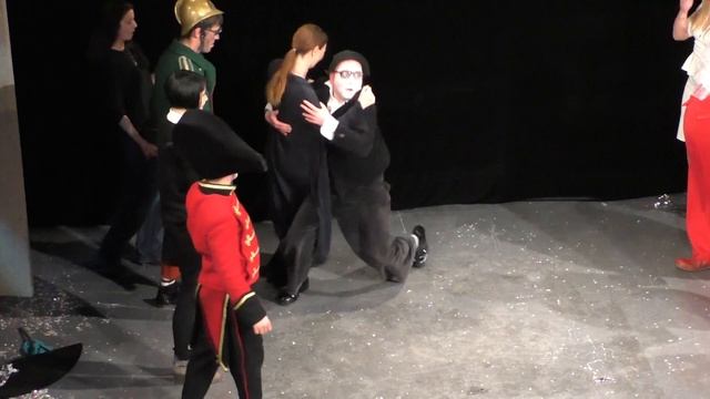 Театр "Высокие Братья&Tall Brothers" - Танцы со зрителями на Открытии Театра Клоунады 22.10.2016 смотреть онлайн