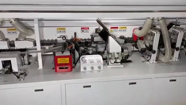 Прямолинейный автоматический кромкооблицовочный станок модель IB – 4.0 -SCL- смотреть онлайн