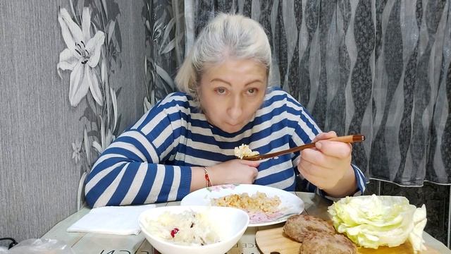 МУКБАНГ/ ЛЮЛЯ ,ШАВЛЯ И КВАШЕНАЯ КАПУСТКА???КУПИЛА ТЕПЛИЦУ И ТЕПЕРЬ ЗНАЮ МНОГО О НИХ?☝