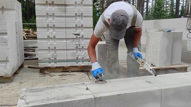 Выравнивание 1 ого ряда газобетона . смотреть онлайн