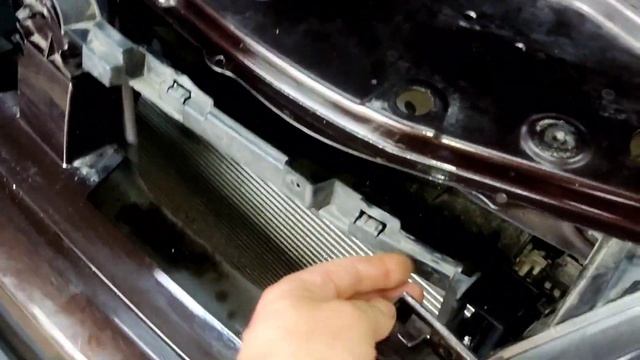 Замена решетки радиатора в Рено Дастер. Коротко и ясно! смотреть онлайн