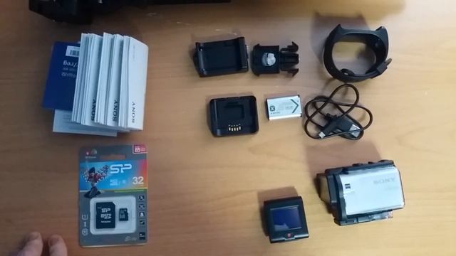 Распаковка экшн-камеры Sony HDR AS-300R и штатива