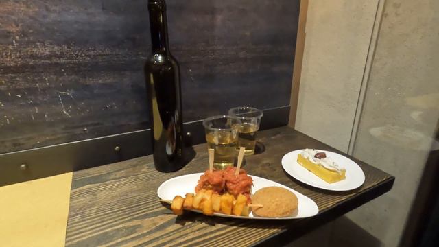 BACARO TOUR con noi a VENEZIA! Per noi questi sono i POSTI MIGLIORI per CICCHETTI, VINO e risate! смотреть онлайн