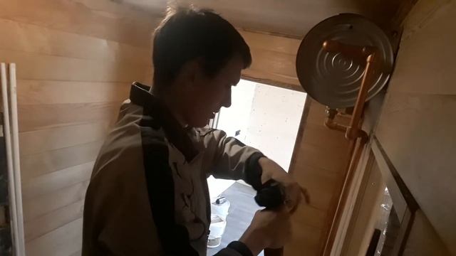 Монтаж выносного бака для горячей воды и теплообменника на дымоход. смотреть онлайн