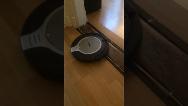 Philips SmartPro Compact Robotstofzuiger FC8715/01 смотреть онлайн