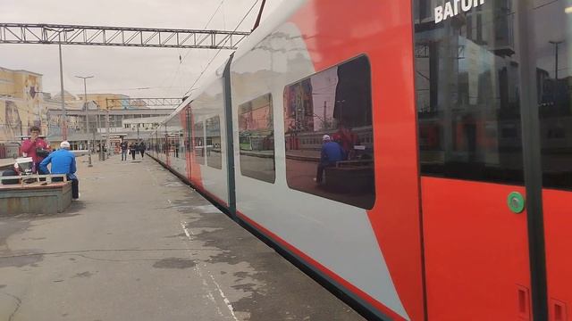 ЭС1П-034 «Ласточка-Премиум» рейсом №732 «Москва - Нижний Новгород» отправляется с Курского вокзала смотреть онлайн