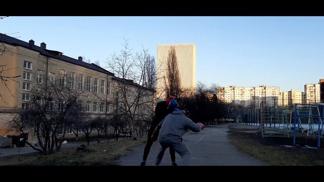 3.03.2021 удар локтем с разворота смотреть онлайн