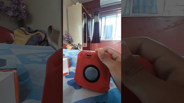 HB G17 Portable Bluetooth speaker смотреть онлайн