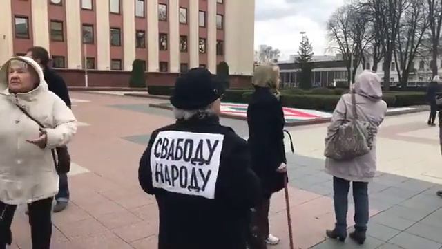 Малебен каля Адміністрацыі Прэзідэнта Рэспублікі Беларусь з нагоды зноса крыжоў у Курапатах. смотреть онлайн
