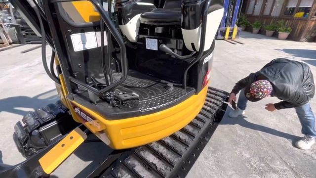 CATERPILLAR 303SR смотреть онлайн