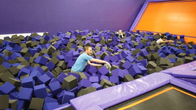 Кто не скачет?