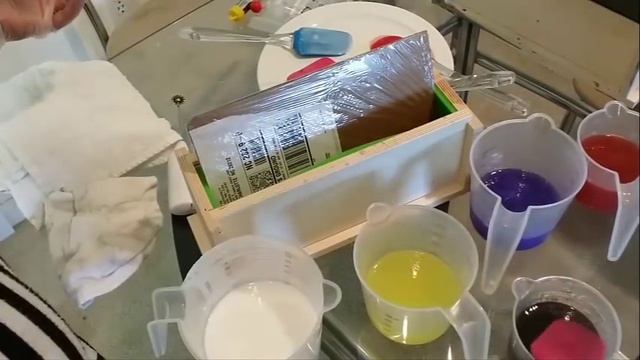 Melt and Pour swirling technique смотреть онлайн