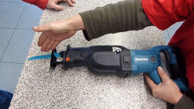 Vorstellung: Makita Säbelsäge JR3060T смотреть онлайн