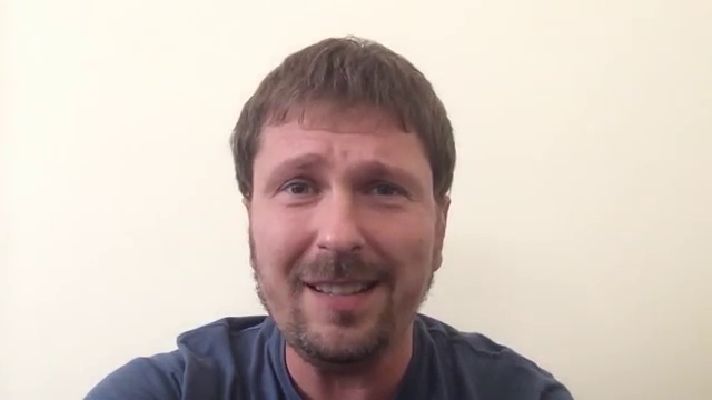 Переселенцев в Украине завалили продуктами смотреть онлайн