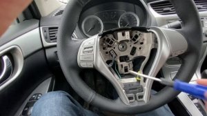 Снять подушку руля NISSAN SENTRA. Обшивка руля.