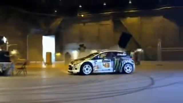 Ken Block Кен Блок Дрифт Drifting on Ford Fiesta 2 HD смотреть онлайн