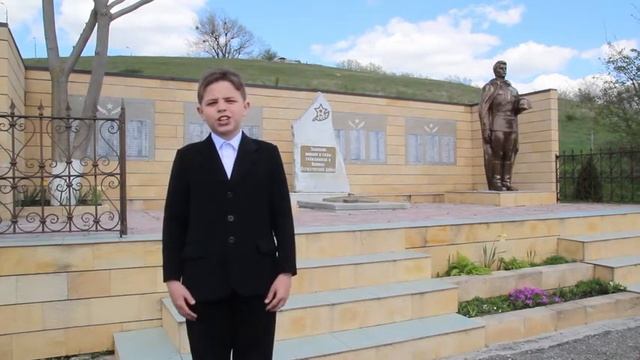 Ипатов Роман — К. Симонов «Майор привез мальчишку на лафете…» смотреть онлайн