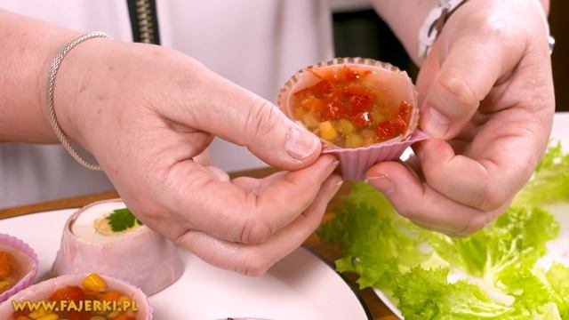 Mini galaretki warzywno-jajeczne na łyżeczce – finger food. Szynka w galarecie z jajkiem смотреть онлайн
