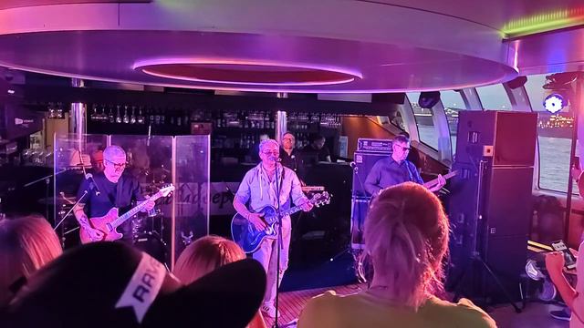 Группа 7Б. Некрещёная луна