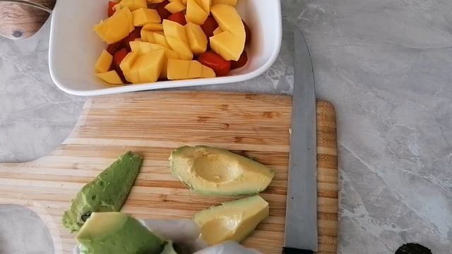 Make Mango Avocado Salad at Home - So Yummy and Healthy! смотреть онлайн