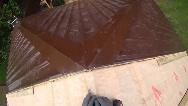 БЕСЕДКА ДАЧНАЯ ВСЕ СЕЗОННАЯ / МОНТАЖ КОНЬКА (часть9) смотреть онлайн