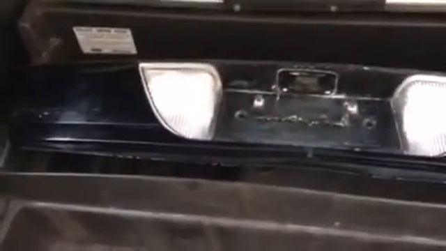 How to remove the Crown Victoria reverse light trim assembly. смотреть онлайн
