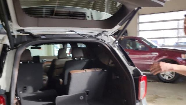 2022 Ford Explorer King Ranch Walk-Around смотреть онлайн