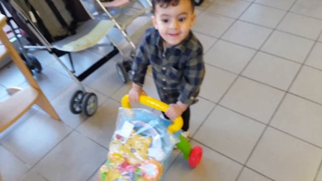 РАЗБИРАЮ ВЕЩИ. ПОКУПКИ ЕДЫ. ДЕТСКИЙ СПЕКТАКЛЬ смотреть онлайн