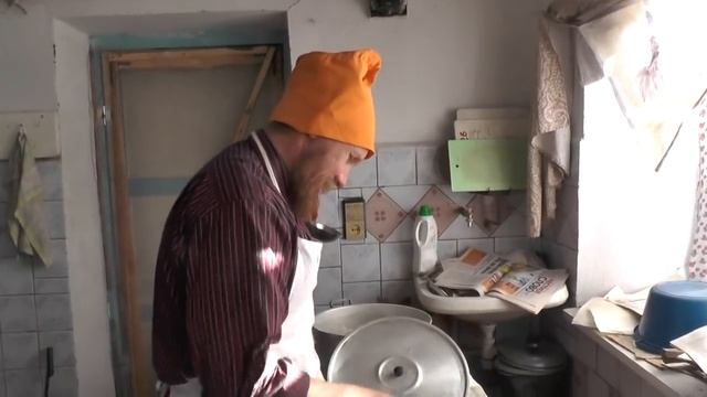 Володя приступил к своим делам после отпуска в 2 недели. 04. 10. 2018 смотреть онлайн