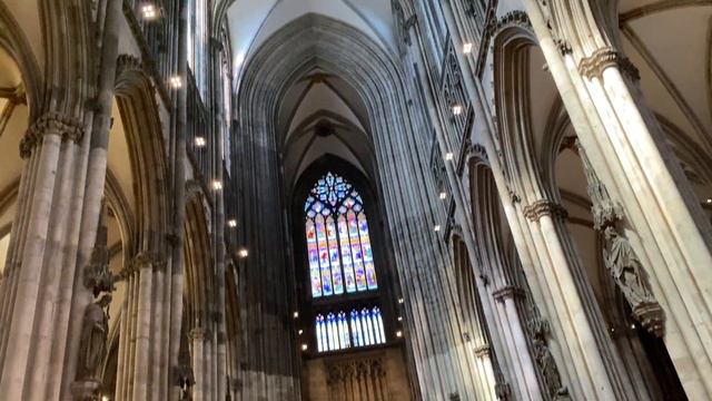 Во время служения в Кельнском соборе. Германия.3/During a service in Cologne Cathedral. Germany.3 смотреть онлайн