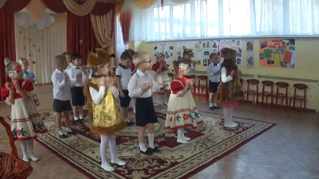Праздник осени в садике 6 октября 2017 года.Пляска с орехами. Нусратуллина Н. смотреть онлайн