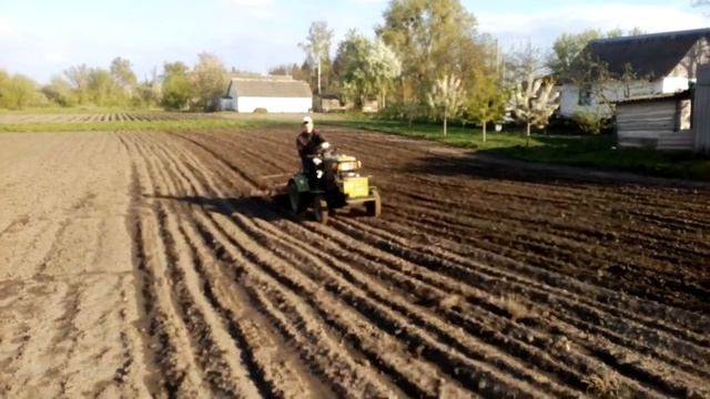 Мототрактор зубр боронування по картоплі смотреть онлайн