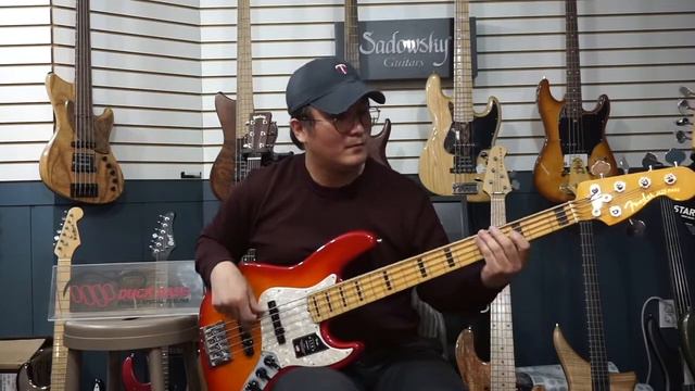 Fender Ultra vs Sadowsky Metro Japan 5string смотреть онлайн