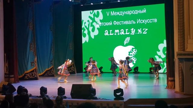 Школа студия Тропикана ^Украинская полька смотреть онлайн