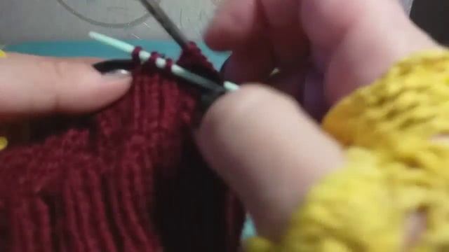 ШАПКА с КОСОЙ - КОЛОСОК спицами. МК + схема. Видео